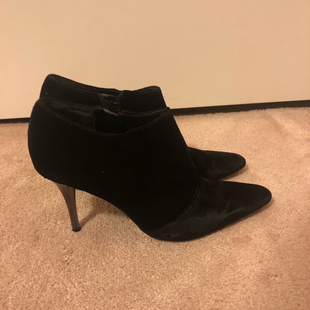 Nine West black booties
